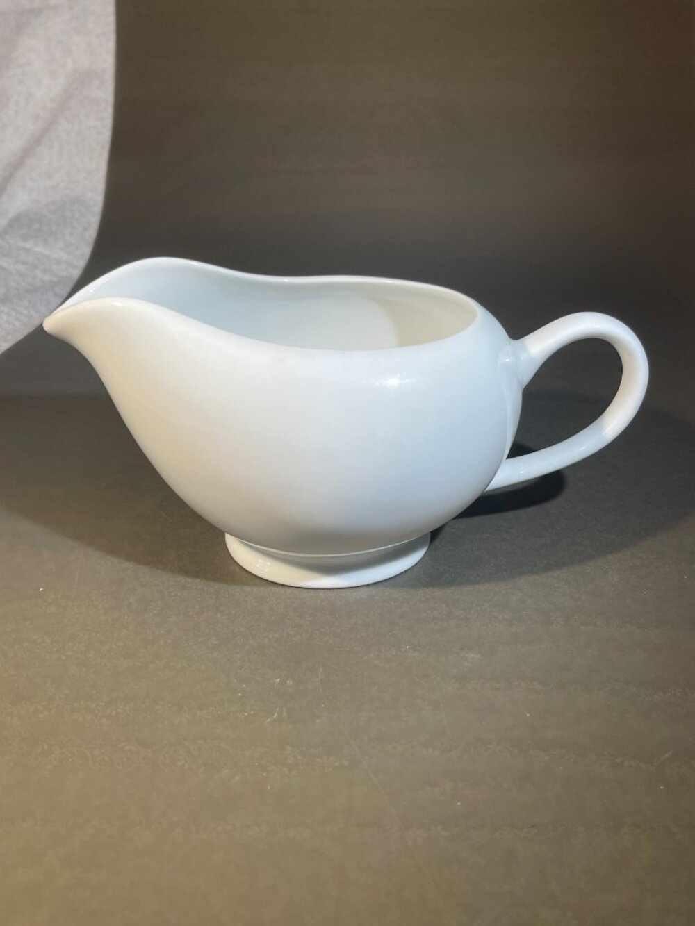 Fitz & Floyd Everyday White Porcelain Serving Gravy Boat (744)